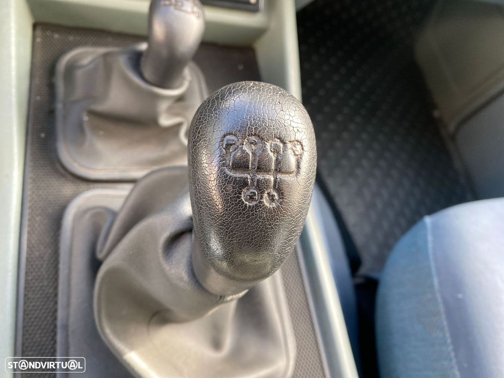 Land Rover Discovery 2.0 Style - 18