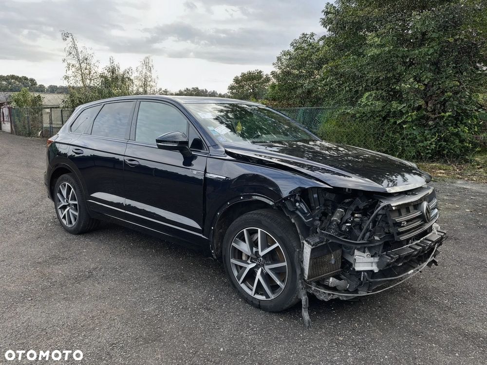 Volkswagen Touareg - 1