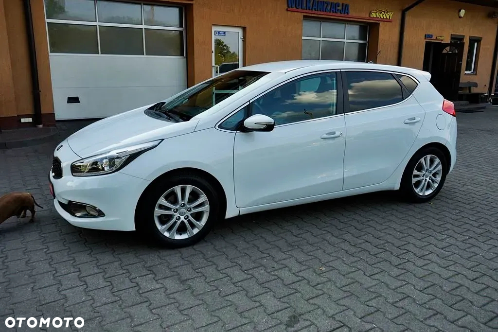 Kia Ceed - 4