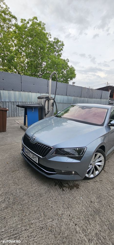 Skoda Superb 2.0 TDI DSG Style - 9