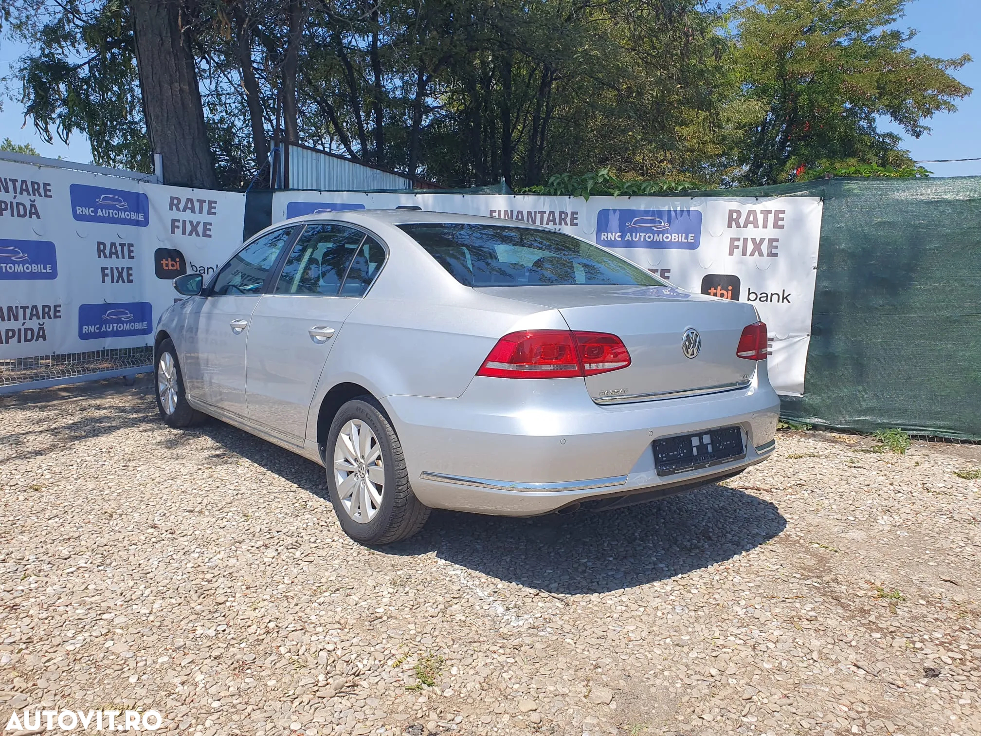 Volkswagen Passat 1.6 TDI BlueMotion Technology Comfortline - 4