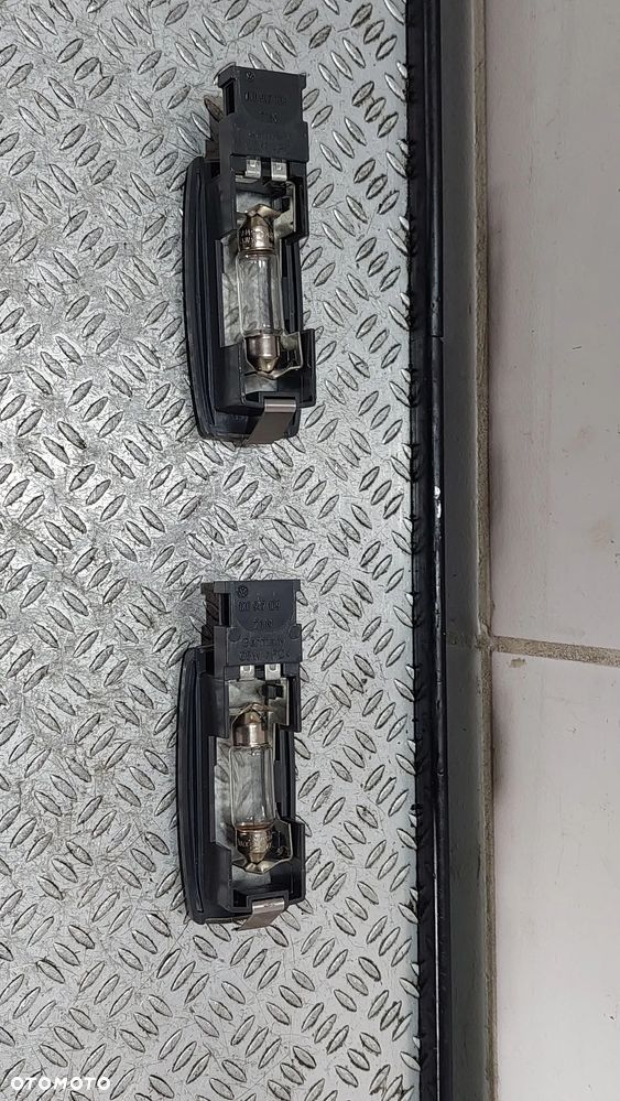 LAMPKA OŚWIETLENIE WNĘTRZA KABINY VW NR 1K0947109 CENA ZA SZTUKĘ - 3