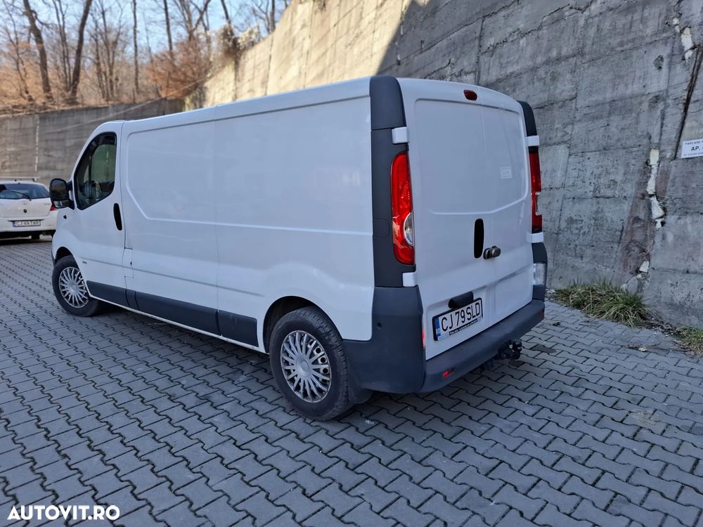 Opel Vivaro - 9