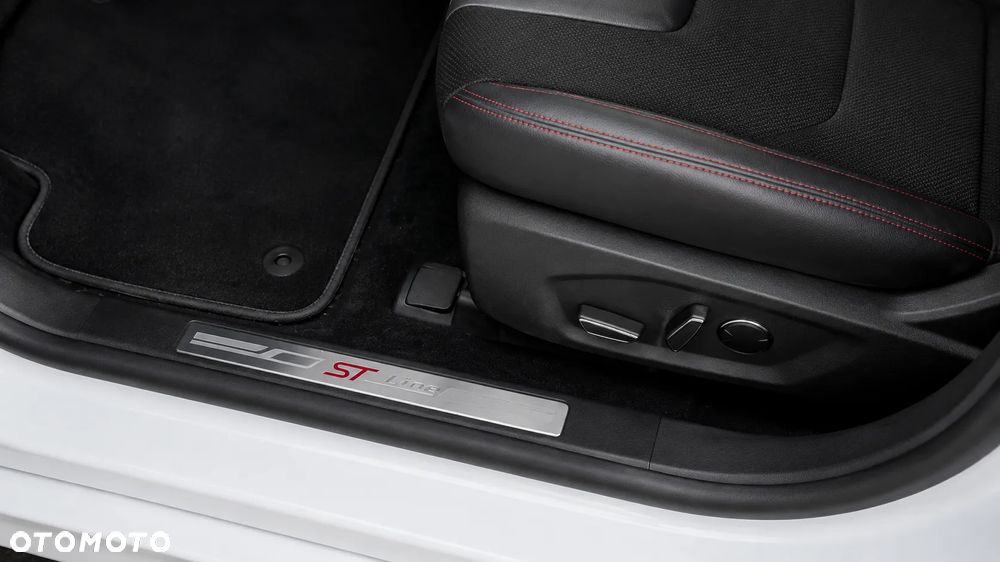 Ford Mondeo 1.5 EcoBoost ST-Line X - 11