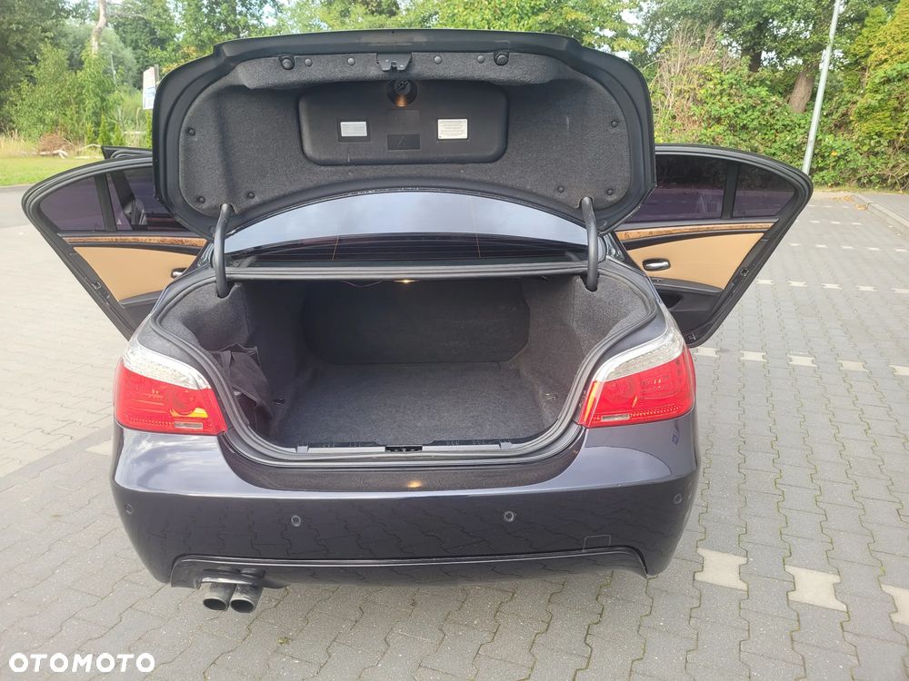 BMW Seria 5 530d Sport-Aut Edition Sport - 12