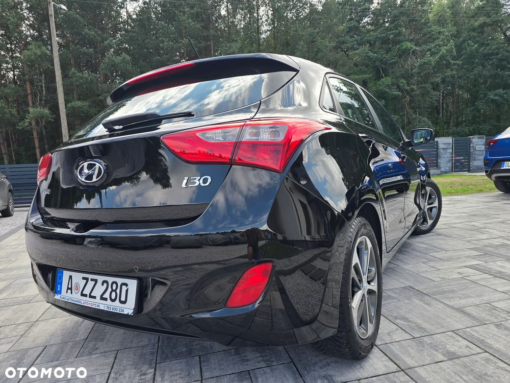 Hyundai i30 blue 1.4 Passion - 17
