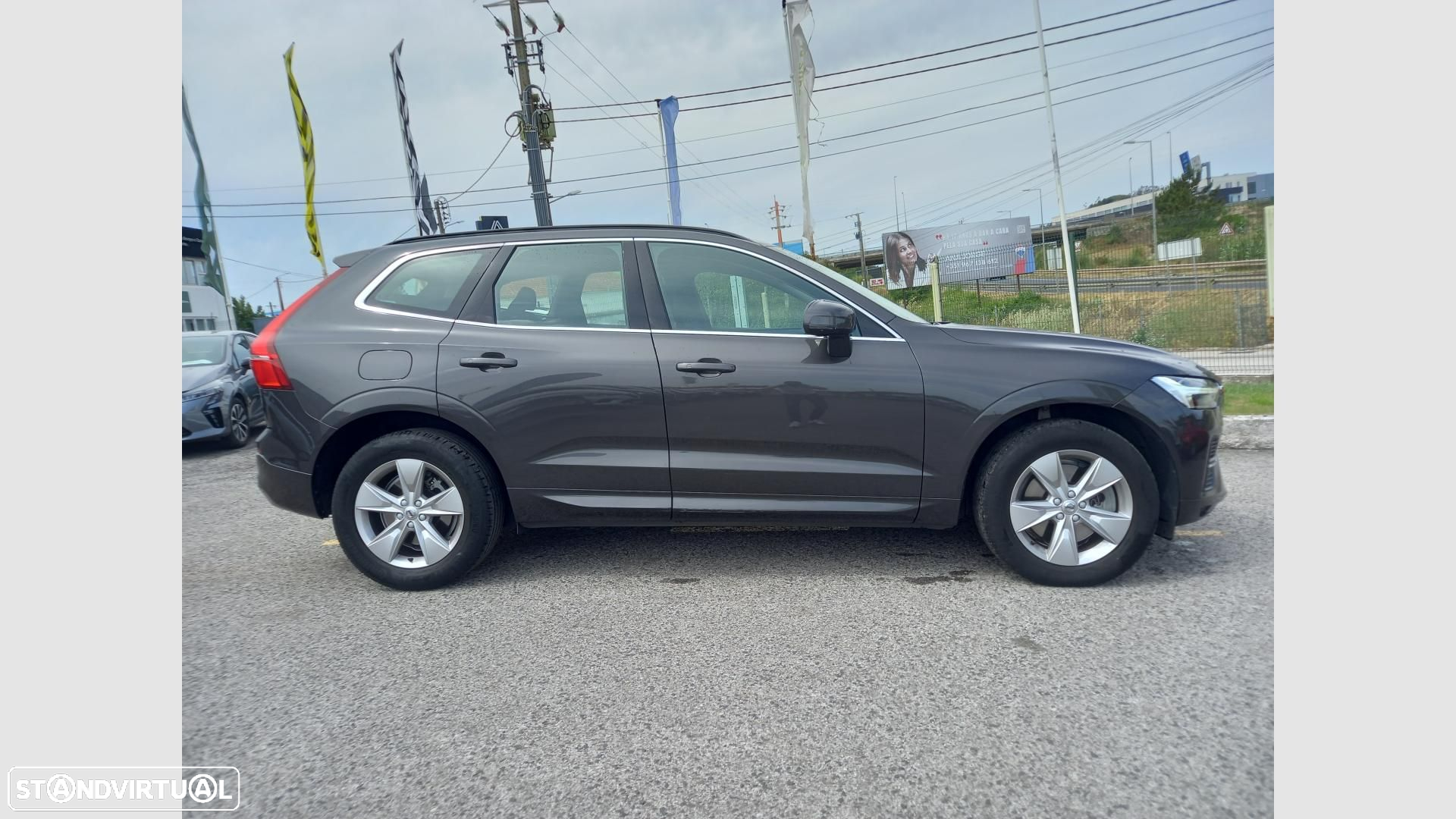 Volvo XC 60 2.0 B4 Momentum Plus - 4