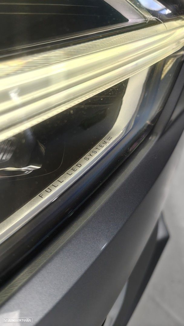 Volvo XC 60 2.0 T8 PHEV Momentum Plus AWD - 17