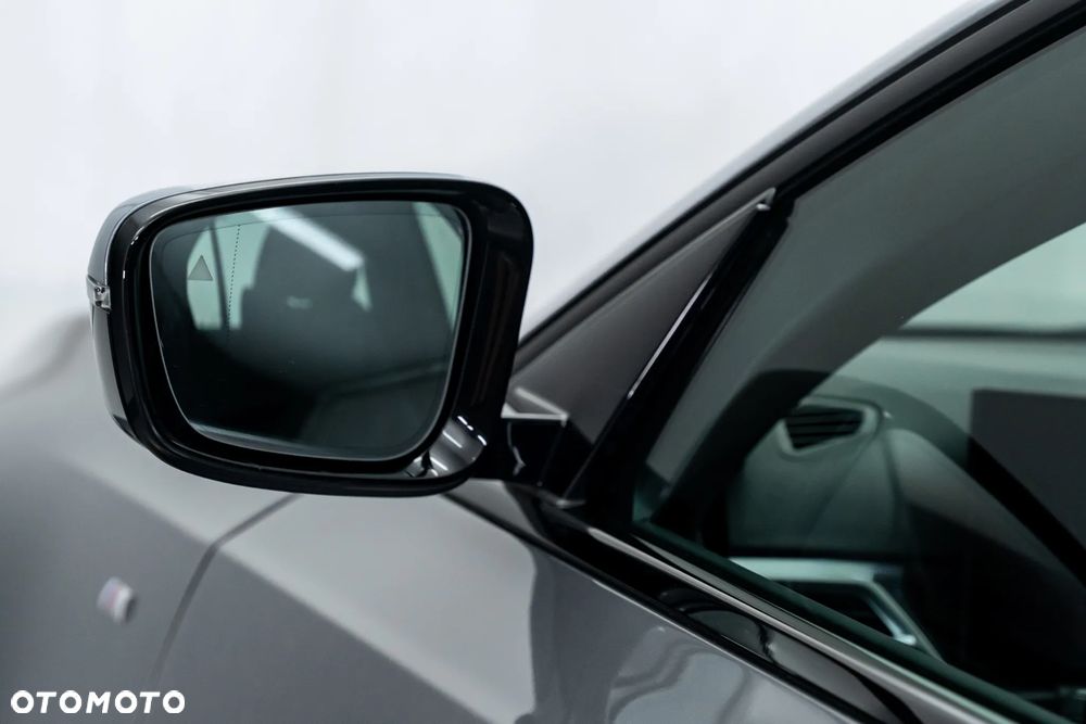 BMW Seria 3 318i M Sport - 10