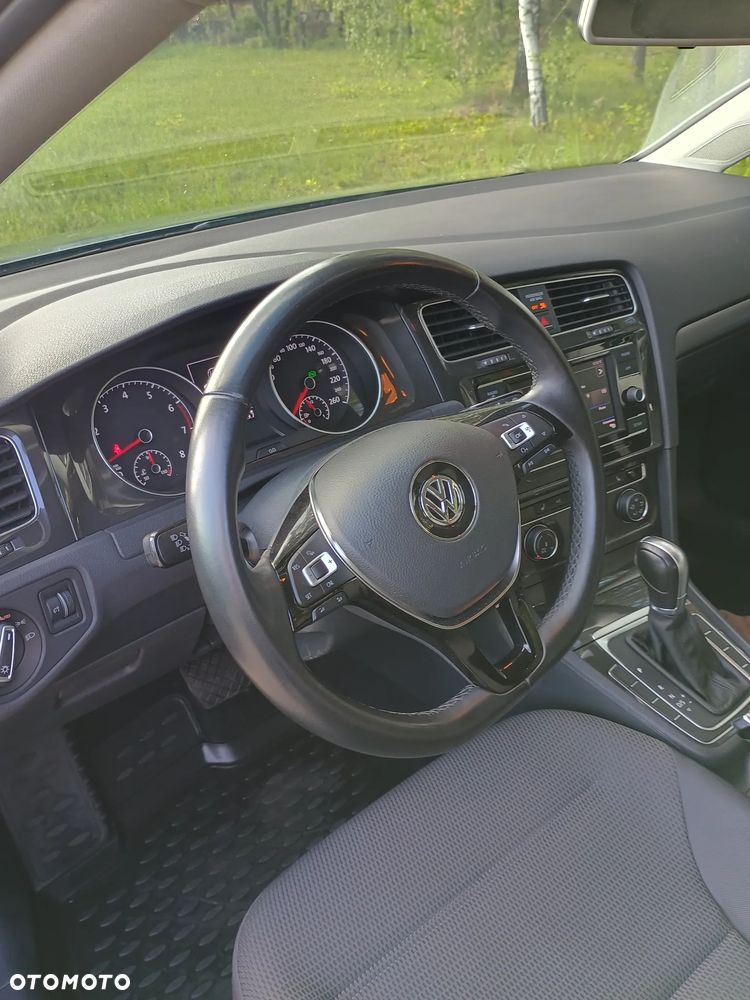 Volkswagen Golf - 6