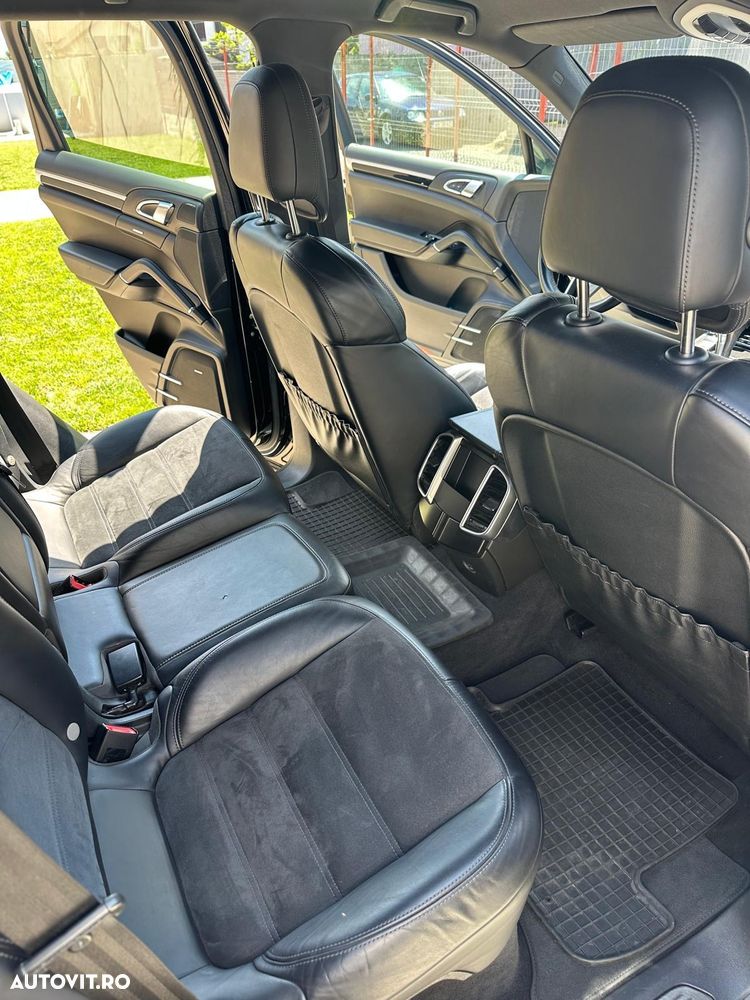 Porsche Cayenne Platinum Edition - 15