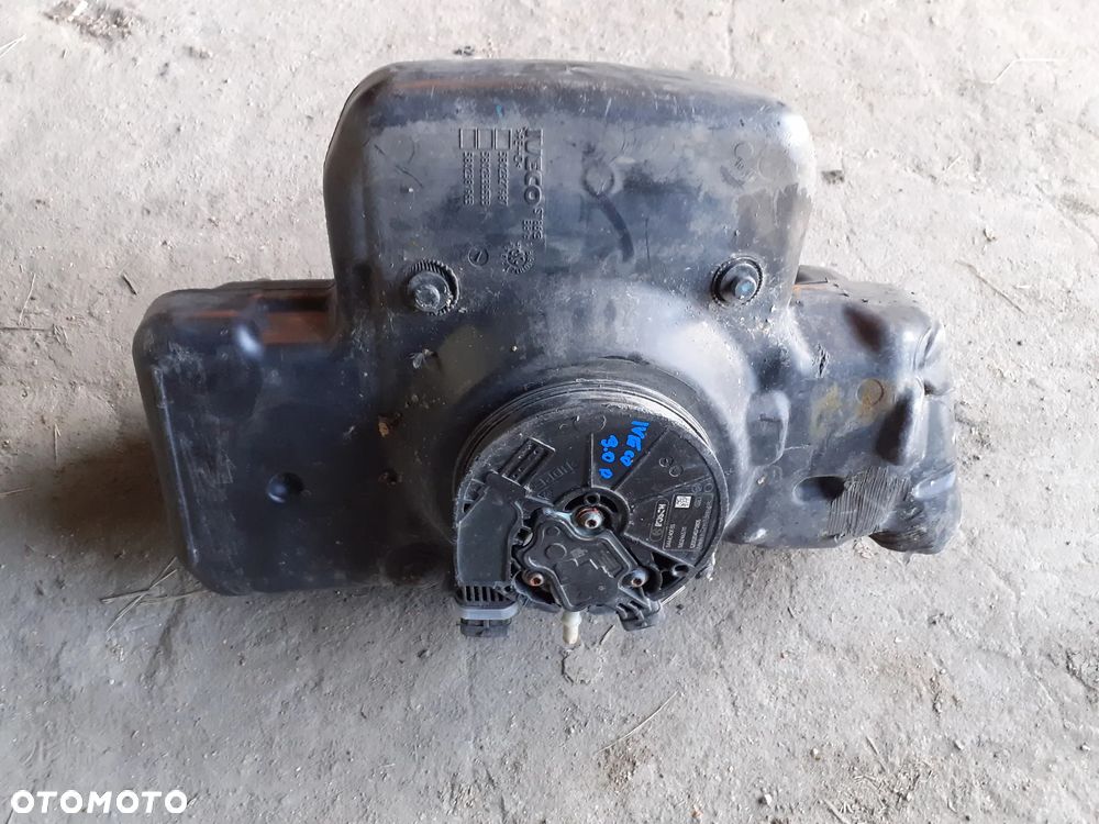 12066 Zbiornik pompka adblue 0444040035 Iveco Daily 14- 3.0 d - 1
