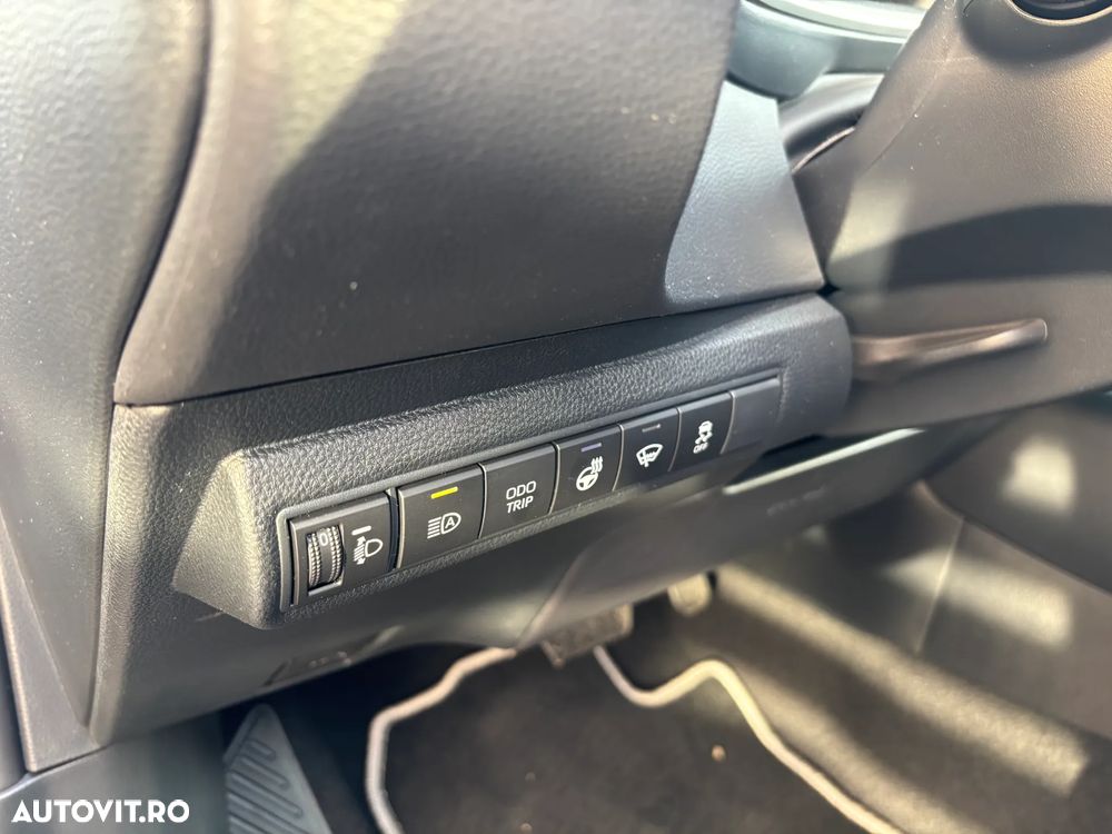 Toyota Corolla 1.8 HSD Dynamic - 12