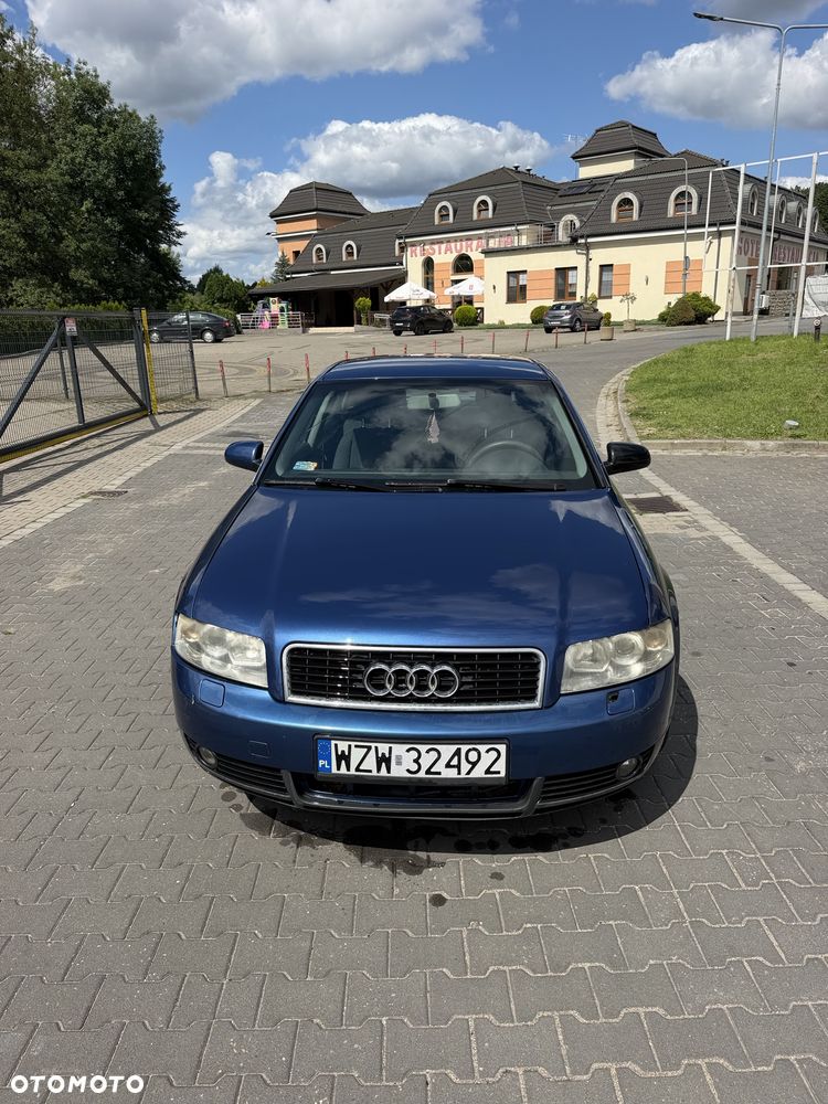 Audi A4 Limousine - 3