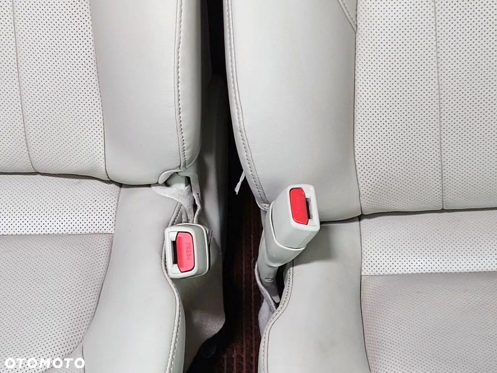 TOYOTA HIGHLANDER 20-24r Fotele Kanapy Boczki Skórzane 7 osób - 23