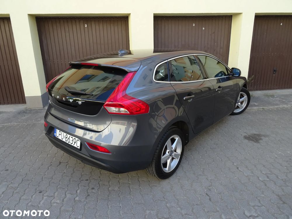 Volvo V40 D2 Momentum - 3