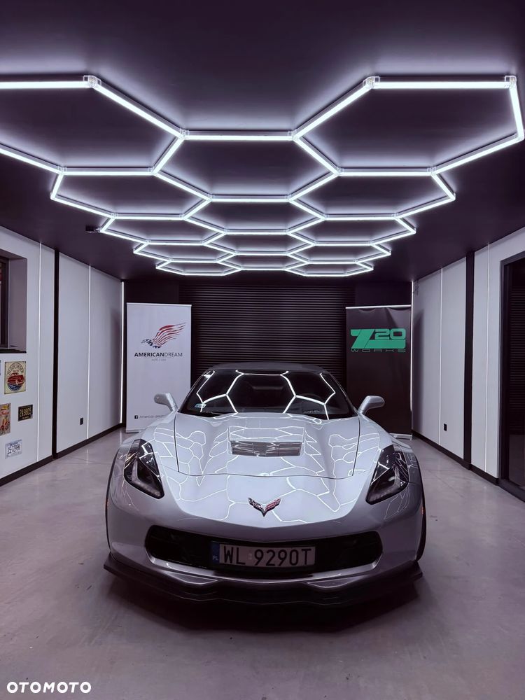 Chevrolet Corvette - 4