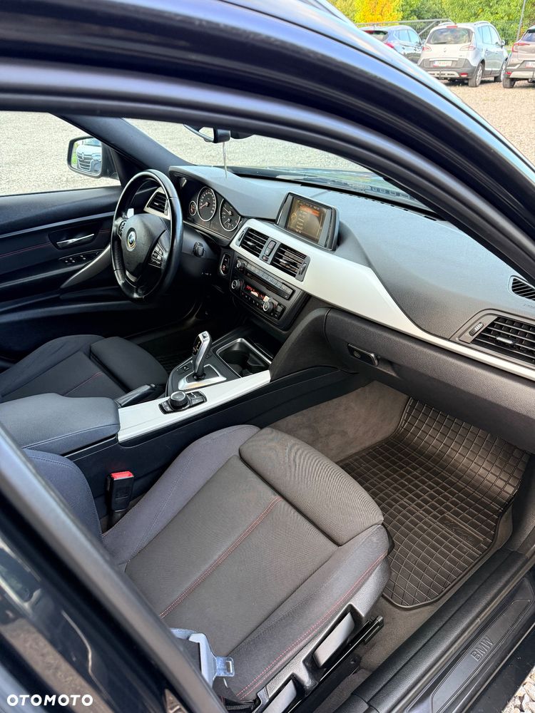 BMW Seria 3 330d xDrive Sport-Aut - 8