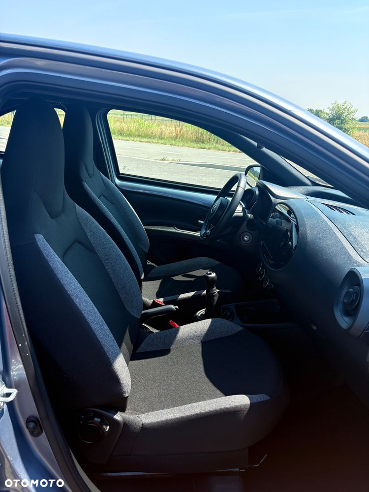 Toyota Aygo x - 21