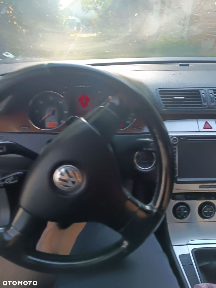 Volkswagen Passat 2.0 TDI DPF Comfortline - 11