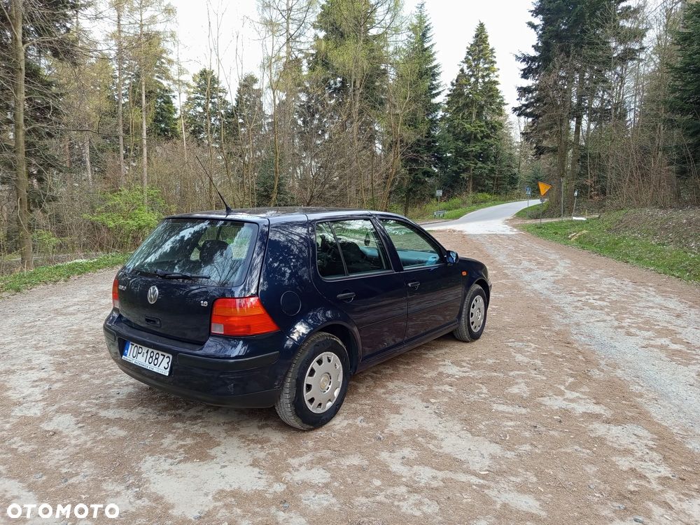 Volkswagen Golf 1.6 - 12