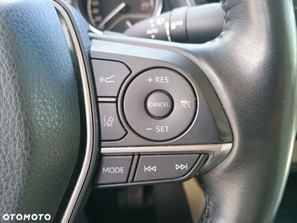 Toyota Camry 2.5 Hybrid Executive CVT - 23