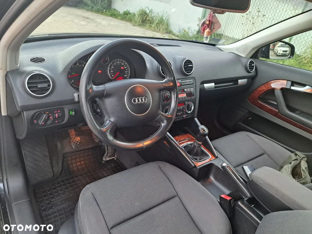 Audi A3 1.6 Ambiente - 5