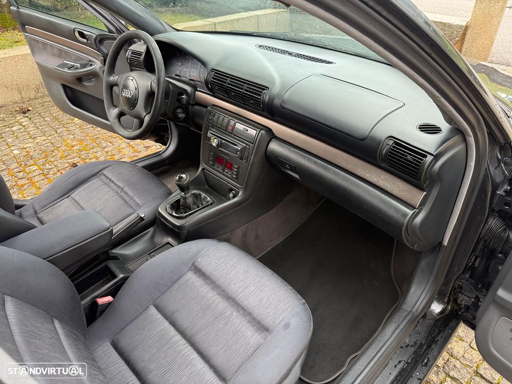 Audi A4 Avant 1.9 TDI Attraction - 17