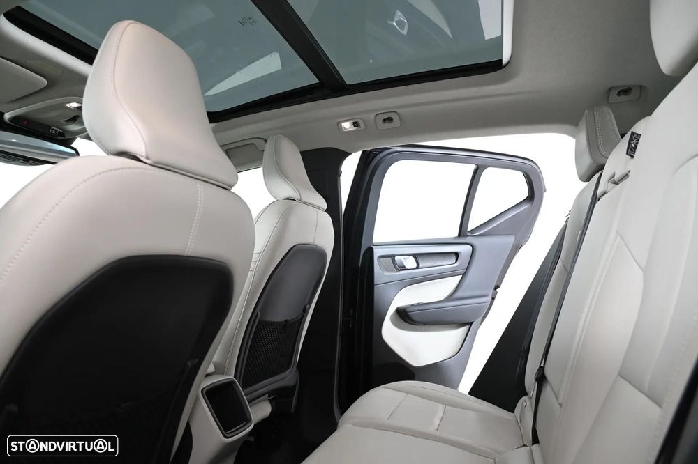 Volvo XC 40 2.0 D3 - 25
