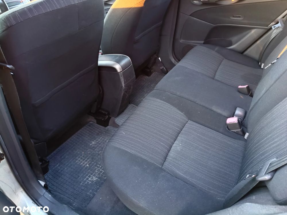 Toyota Auris 1.4 VVT-i Luna - 11