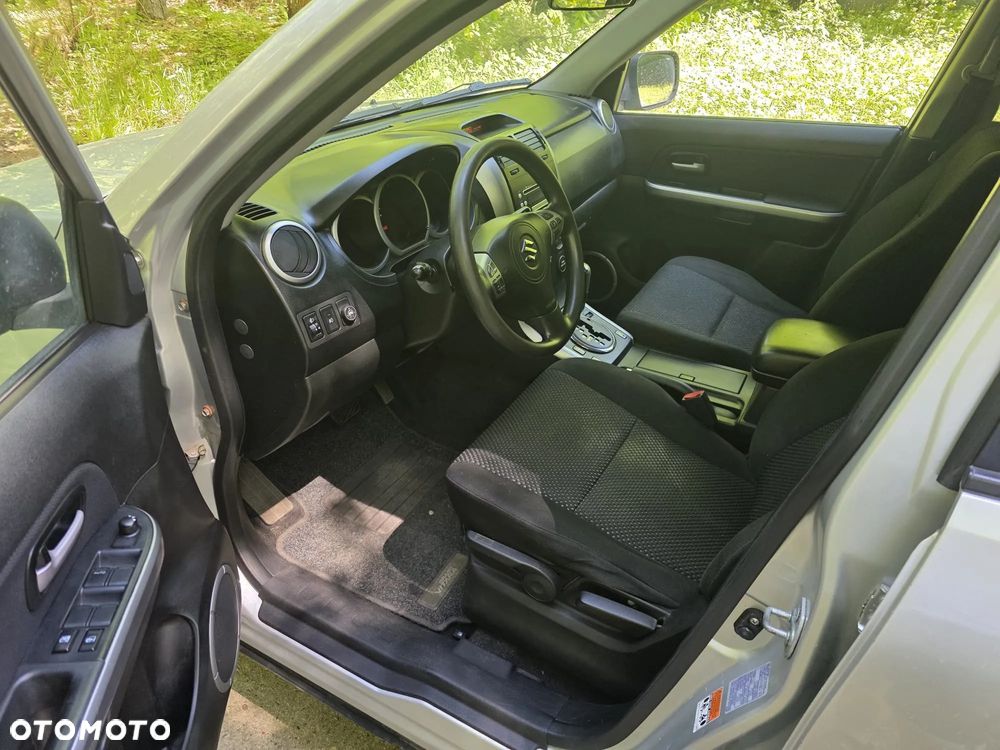 Suzuki Grand Vitara 2.0 20th Anniversary - 12