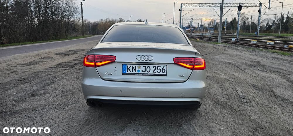 Audi A4 Limousine 2.0 TDI DPF multitronic Ambiente - 6