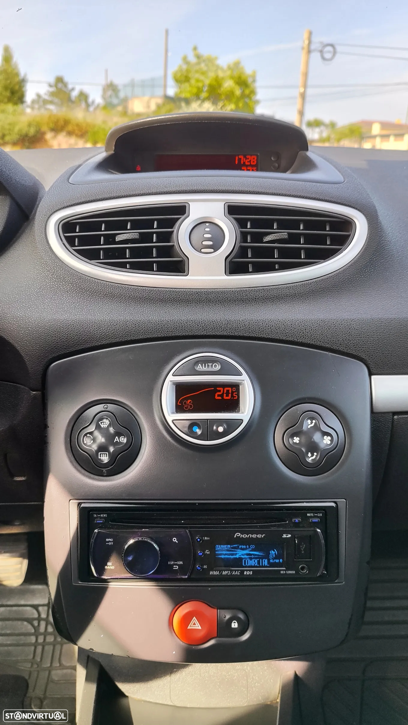 Renault Clio 1.5 dCi Dynamique S - 32