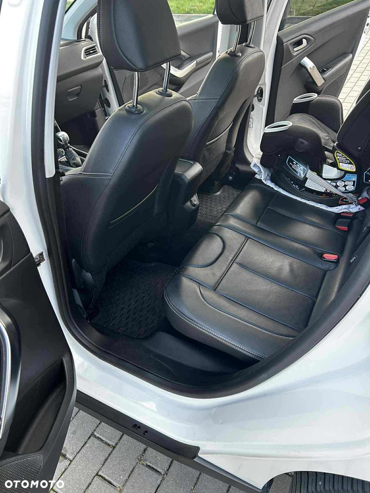 Peugeot 2008 1.6 e-HDi Allure S&S - 18