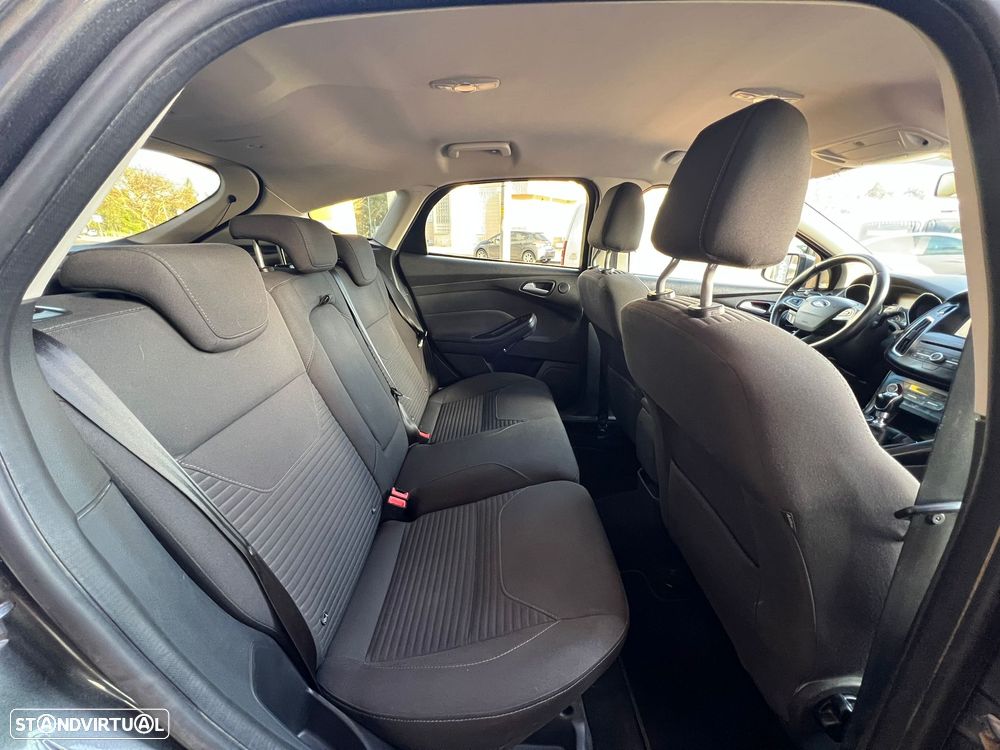 Ford Focus 1.0 SCTi Titanium - 12