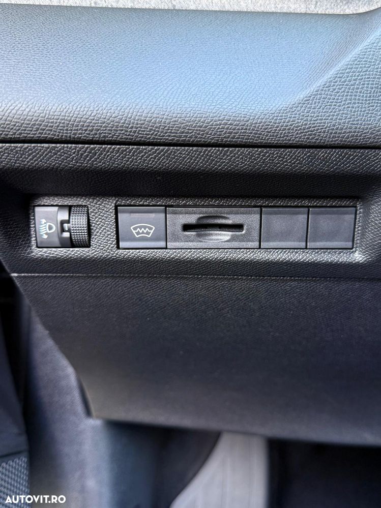 Peugeot 308 1.5L BlueHDI 130 S&S EAT8 Style - 31