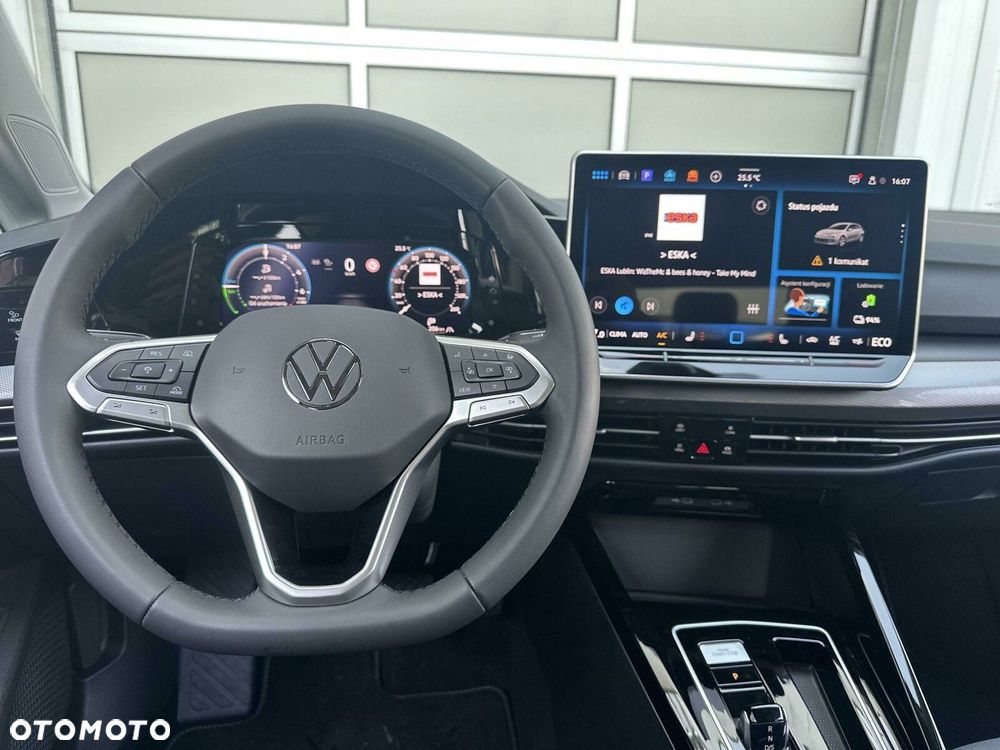 Volkswagen Golf - 10