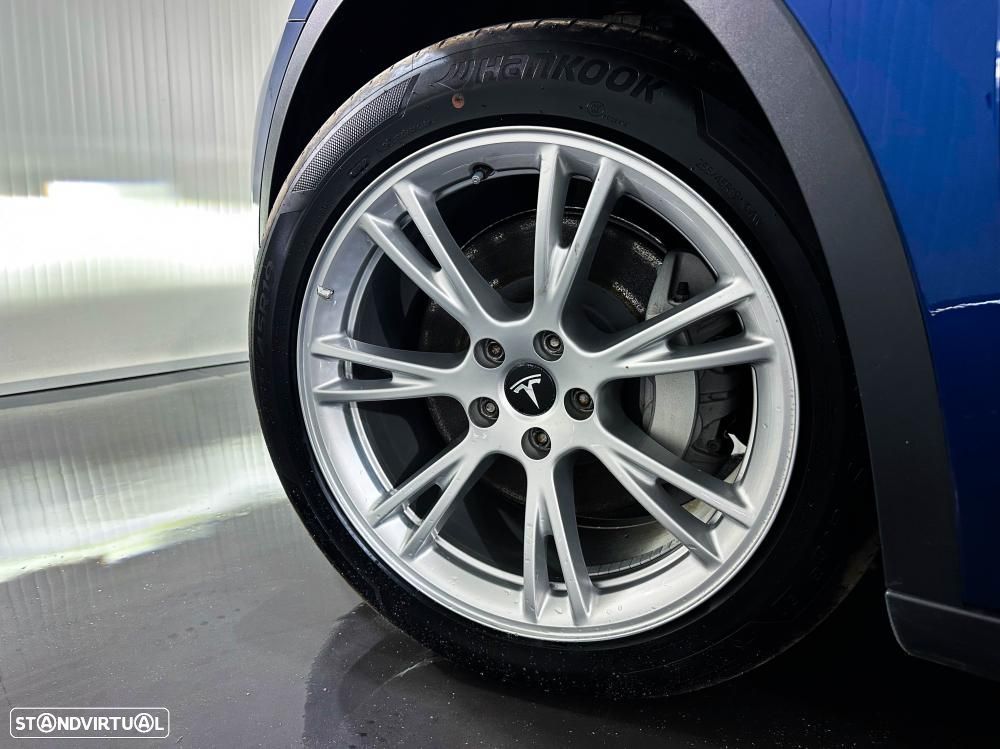 Tesla Model Y Long Range Dual Motor AWD - 32