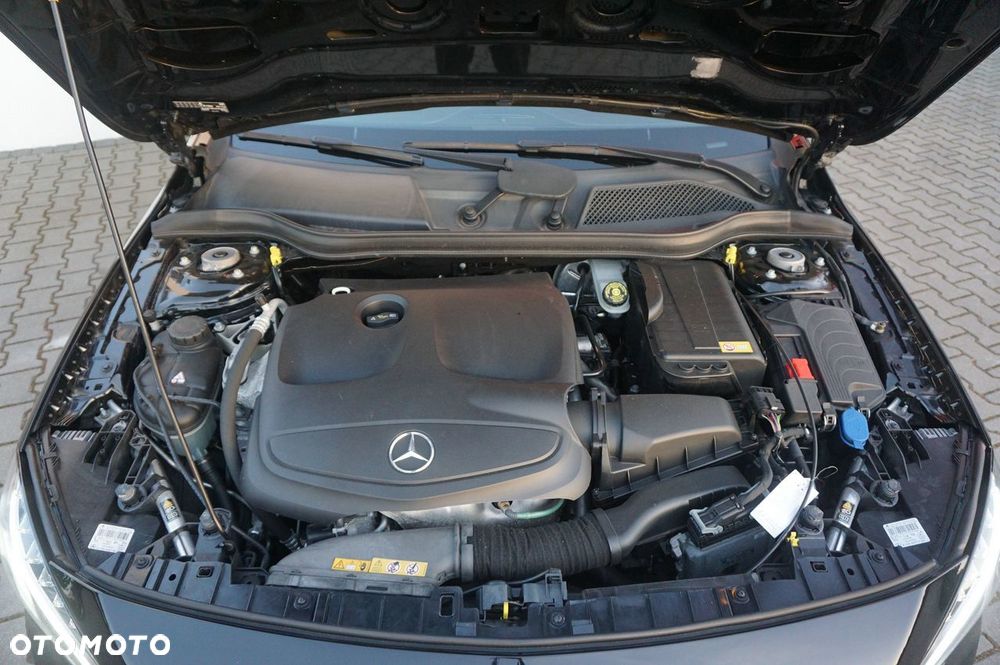 Mercedes-Benz GLA - 21