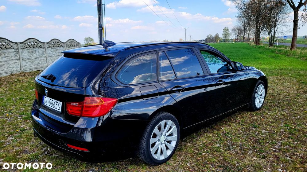 BMW Seria 3 318d xDrive - 9
