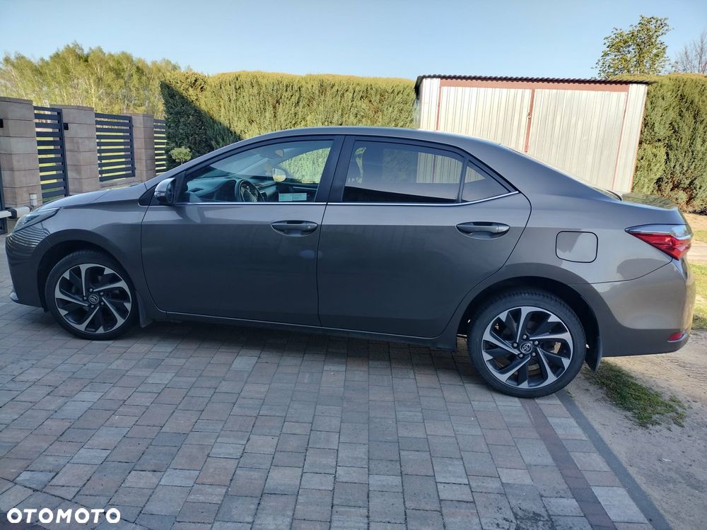 Toyota Corolla 1.6 Classic Plus - 2