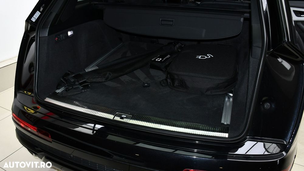 Audi Q7 55 TFSI e quattro tiptronic S line - 28