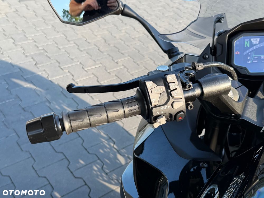 Kawasaki Ninja 1000 SX - 16