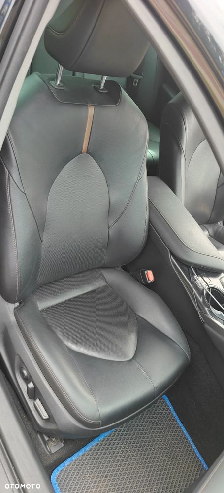 Toyota Camry 2.5 Hybrid Comfort CVT - 18
