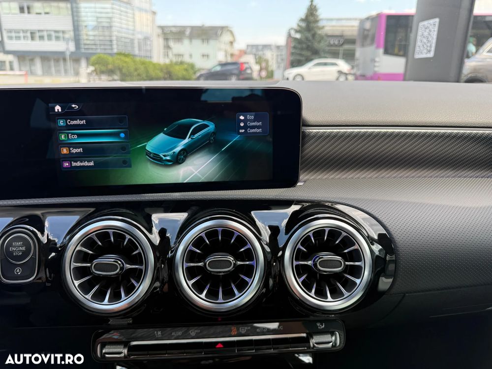 Mercedes-Benz A 220 4MATIC MHEV 8G-DCT Sedan - 13