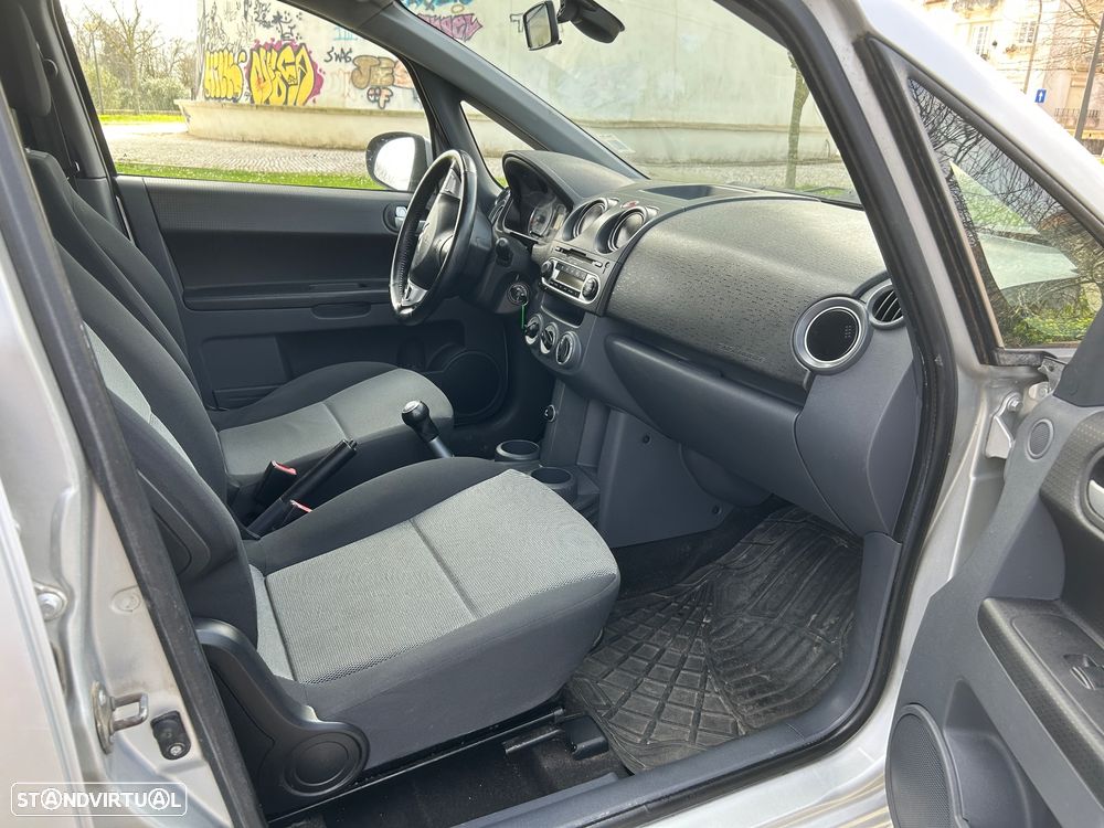 Mitsubishi Colt - 15