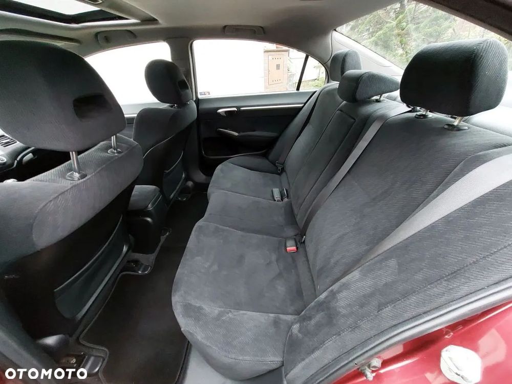 Honda Civic 1.8 Executive - 32