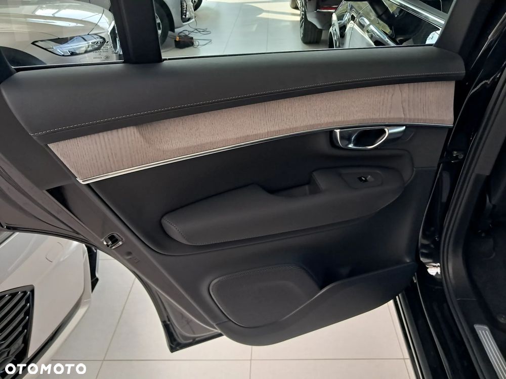 Volvo XC 90 B5 B AWD Plus Dark - 19