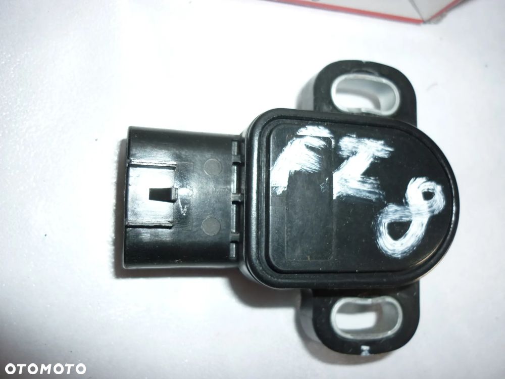 Czujnik położenia przepustnic Yamaha FZ8 - 2