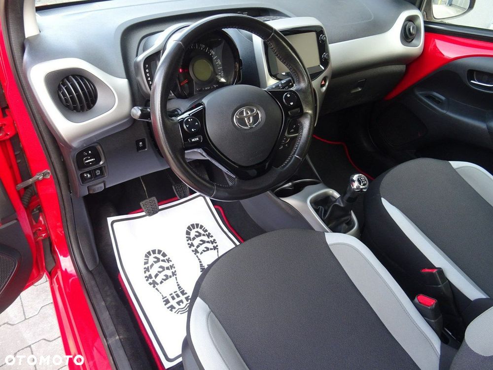 Toyota Aygo x-play Eco - 8